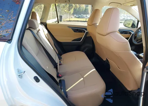 2025 Toyota Rav4 Le z USA, uszkodzony, nr VIN 2T3H1RFV2SW412555